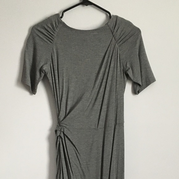 Grey jersey knit dress short sleeve with ruche side - Picture 3 of 4
